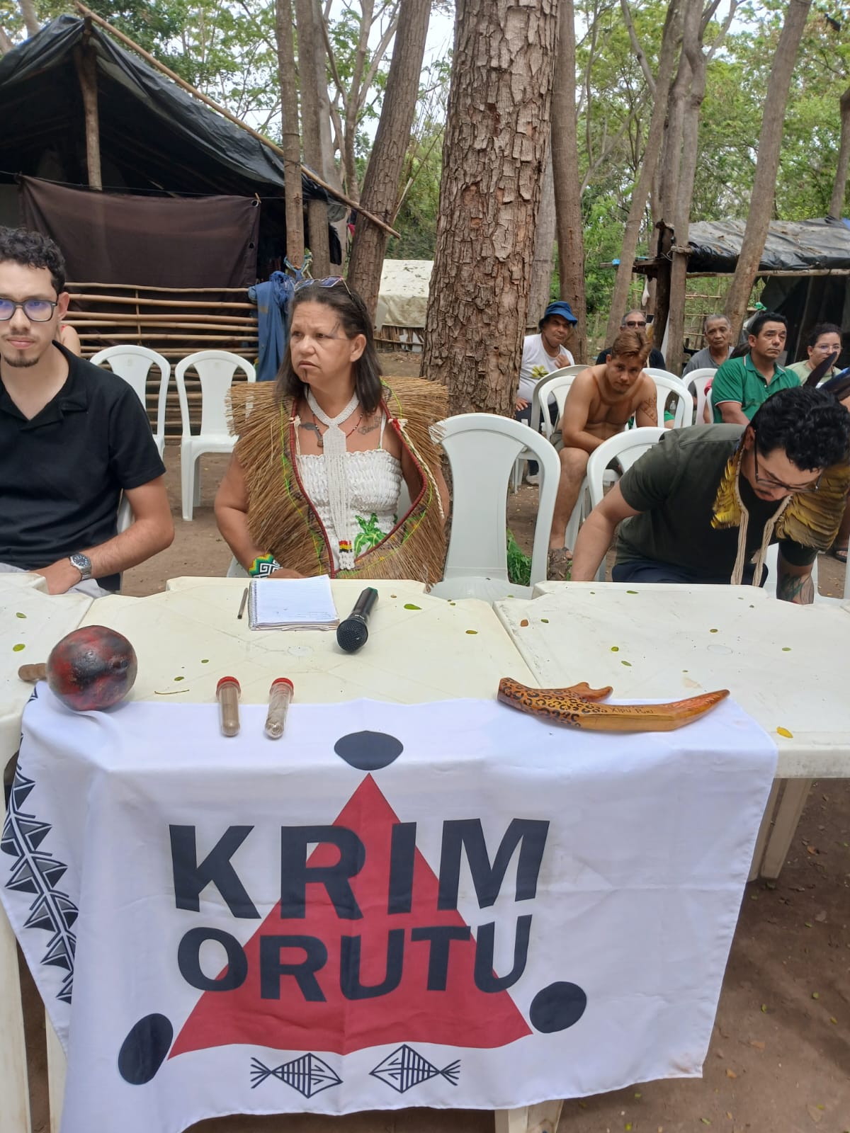 Mesa de conversa da Comunidade Krim Orutu durante a atividade